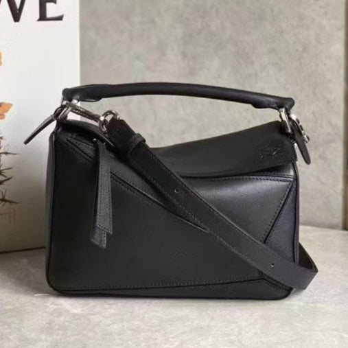 Loewe Bag Puzzle Geometric Design Stereoscopic Bag Type Large Capacity Handheld Diagonal Span Size: 24 * 10 * 4cm