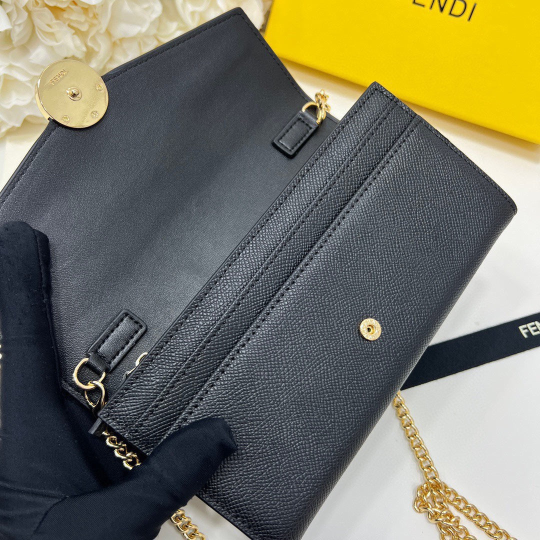 Fendi Chain Wallet Bag Black Trend 19x10.5x3.5cm
